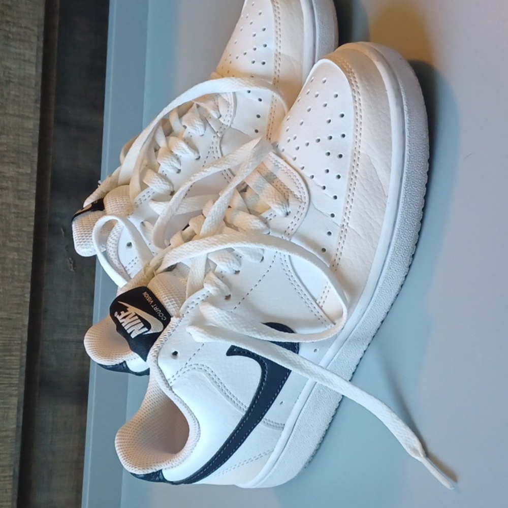 Nike Women's Court Vision Low Shoes. Size 6.5. Great Condition